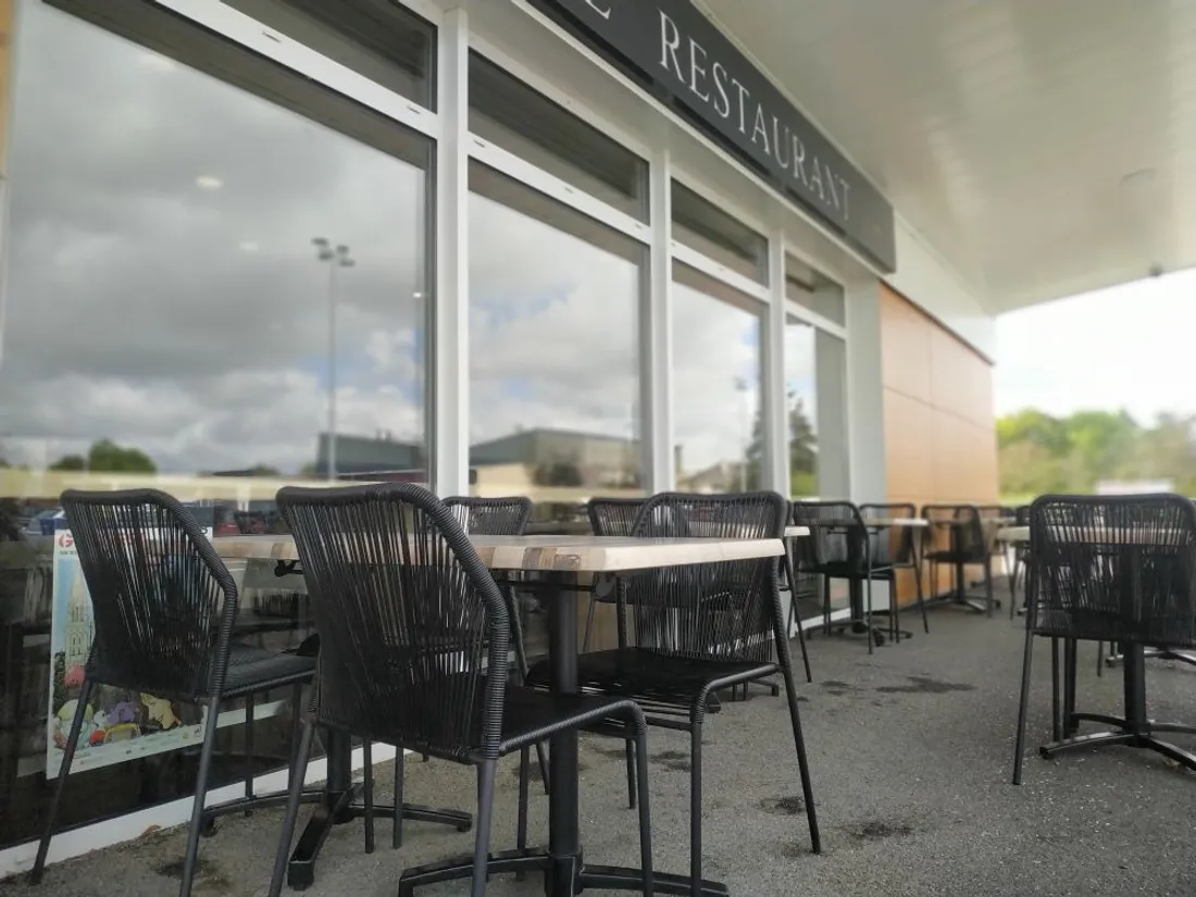 terrasse restaurant vide Segré Verrière_18 05 21_CJ